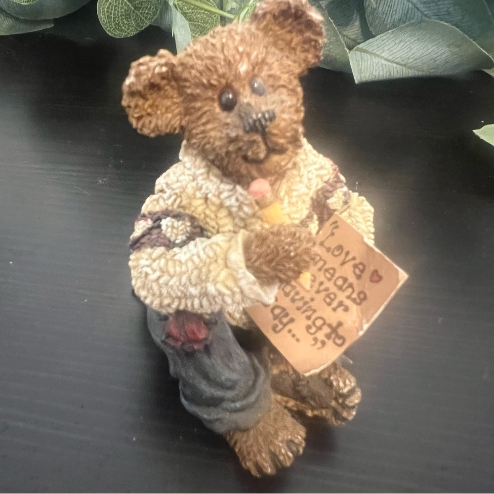 Vintage Boyds Bear Oliver Wendell Love
Letters Figurine